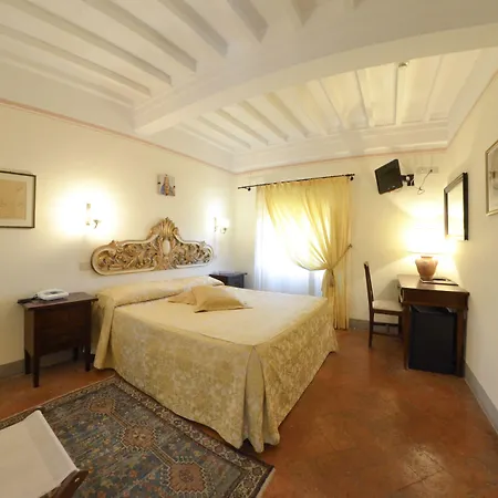 圣米歇尔酒店 4*